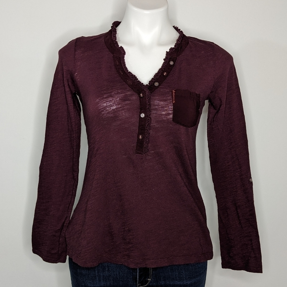 Anthro Paper Locket purple lightweight button accent t-shirt XS
